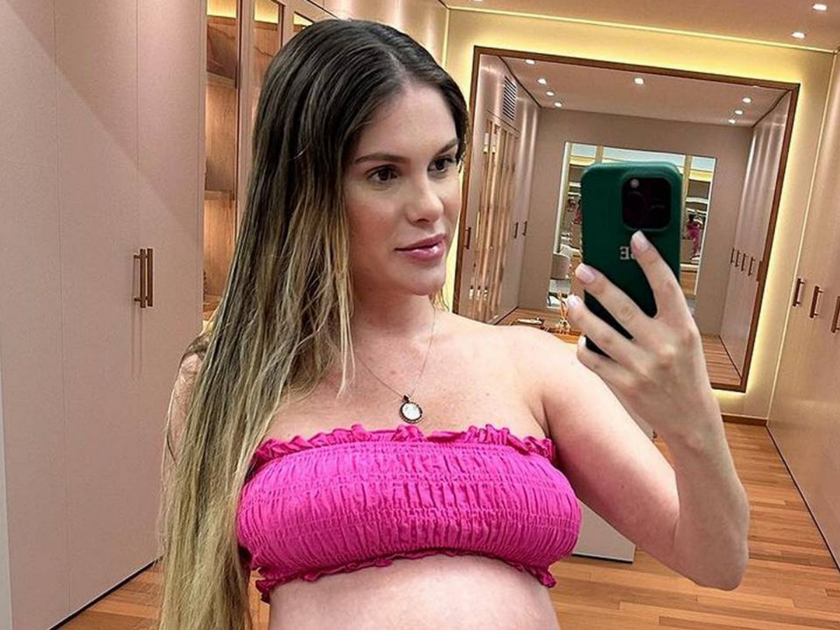 Bárbara Evans impressiona ao mostrar mudanças no corpo um mês após parto dos gêmeos Glow News